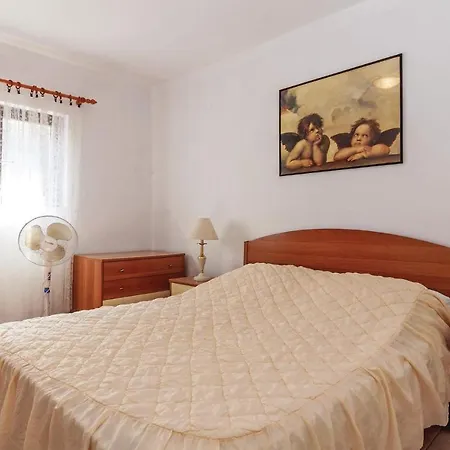 Amazing In Pag With 2 Bedrooms And Wifi Appartement *