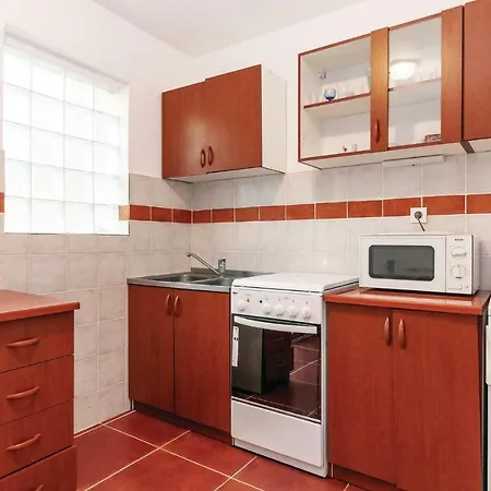 Amazing In Pag With 2 Bedrooms And Wifi